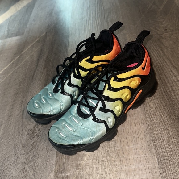 Nike vapormax tropical sunset (women’s) - Picture 3 of 4